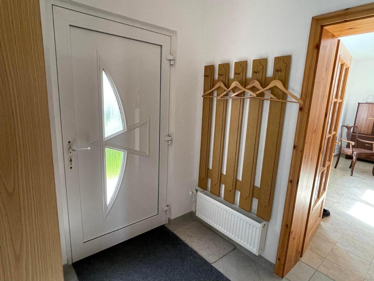 Kleines Haus Am Feld Villa Rehna Bagian luar foto