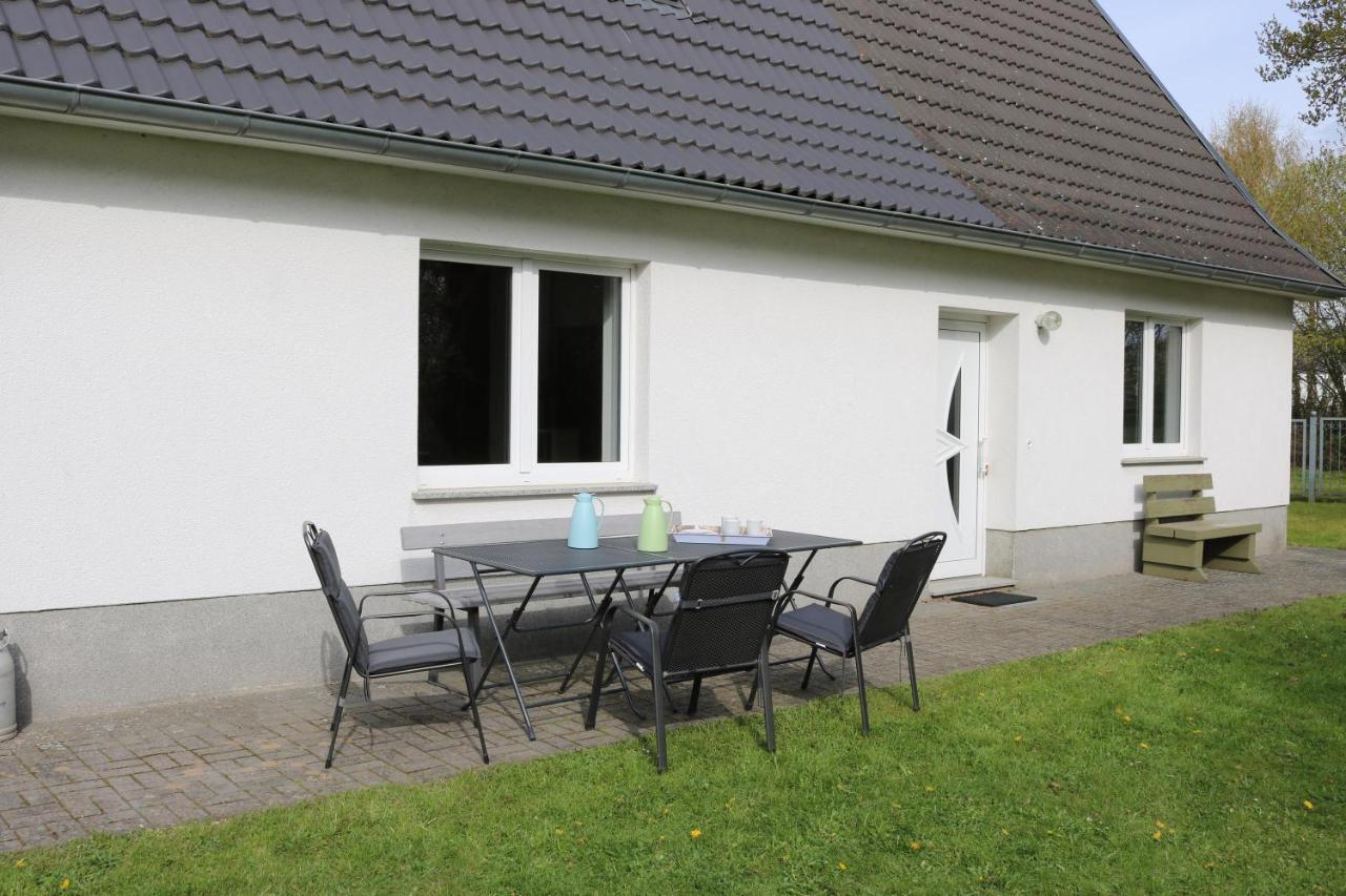 Kleines Haus Am Feld Villa Rehna Bagian luar foto