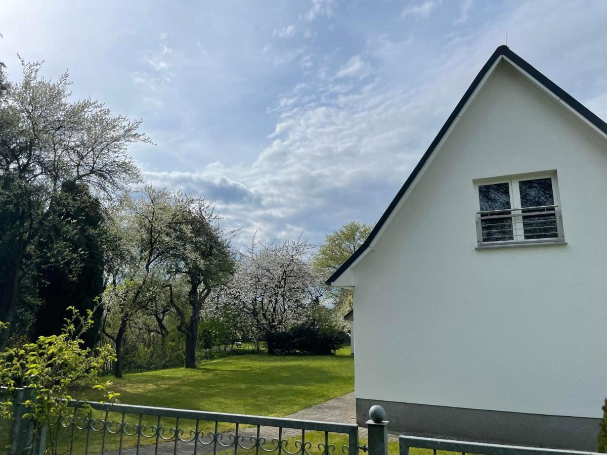 Kleines Haus Am Feld Villa Rehna Bagian luar foto